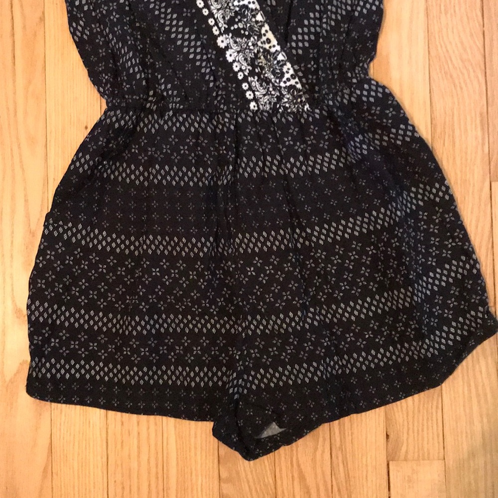 Mossimo Jumper - Picture 3 of 7